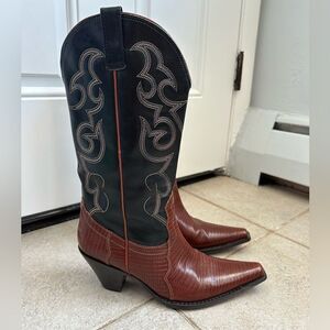Maralyn Cowgirl Western Boots Size 8 real genuine leather boot brown black